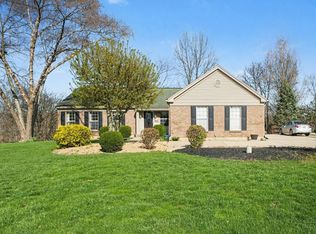 7854 Surreywood Dr, North Bend, OH 45052