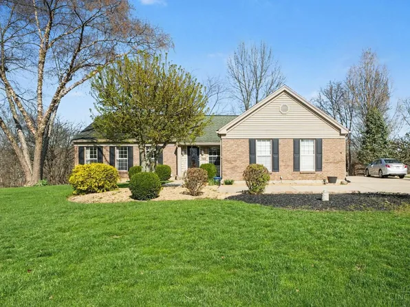 7854 Surreywood Dr, North Bend, OH 45052