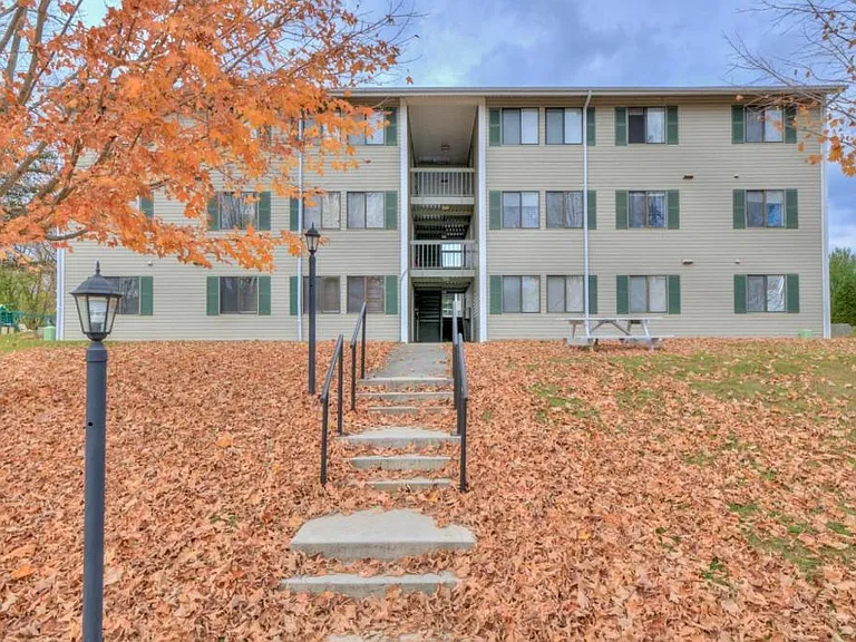 950 Life Dr #2 — Photo 2