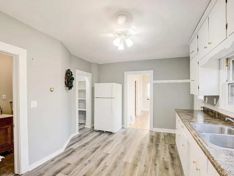 657 Bedford St — Photo 5