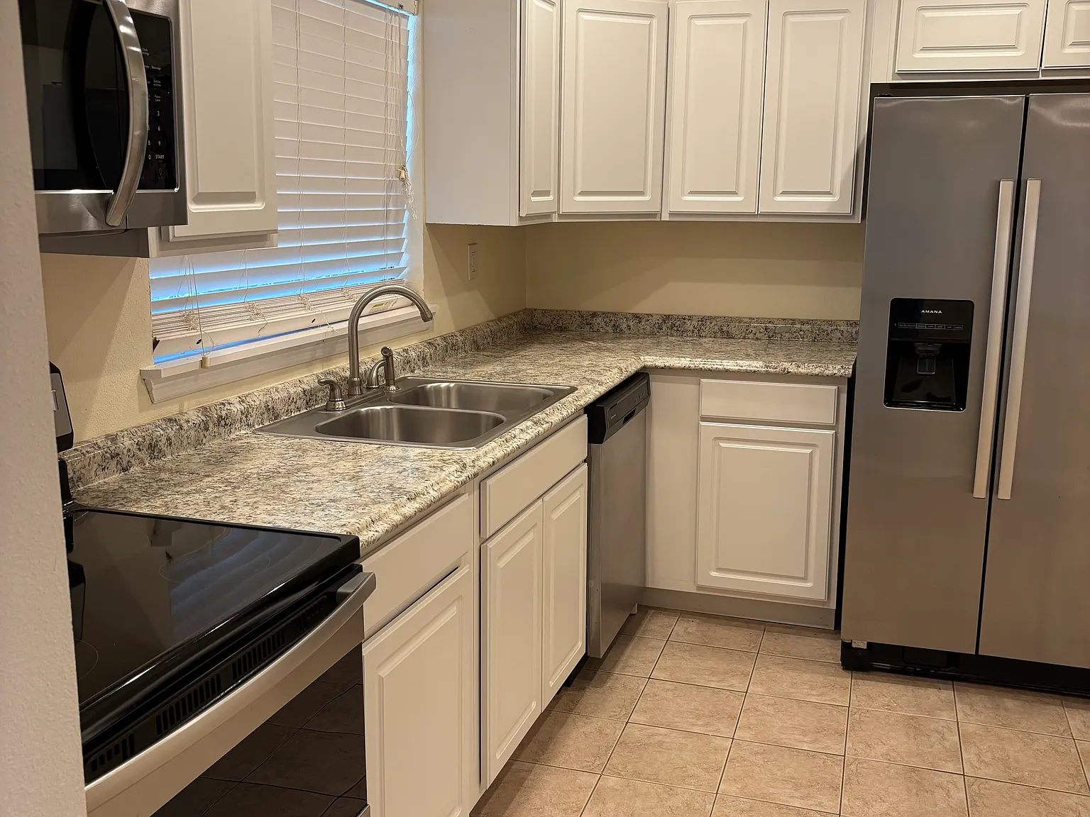 4 bed, 1449 sqft, $2,500 — Photo 4