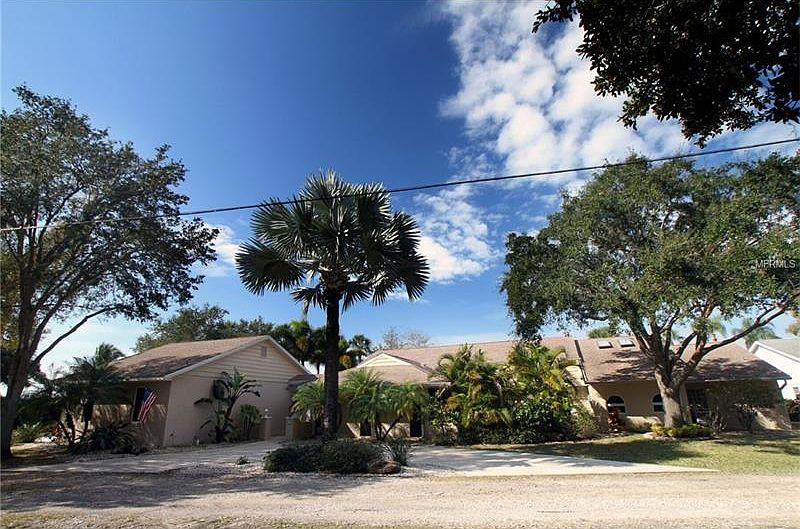 1st image of 880 Knights Ln