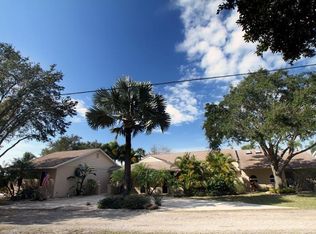 880 Knights Ln, Englewood, FL 34223