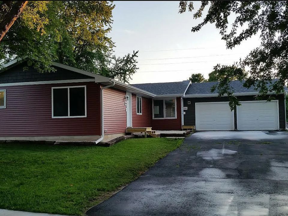 1st image of 3302 29th Ct S