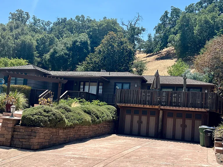 33 Cuesta Way — Photo 1