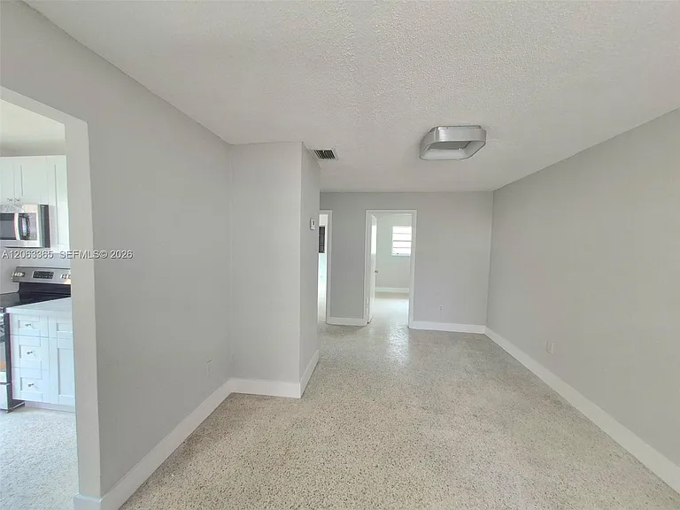 1715 SW 4th St #1717 — Photo 4