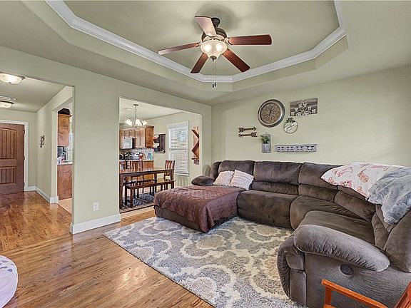 2nd image of 1103 W Berkeley Ave