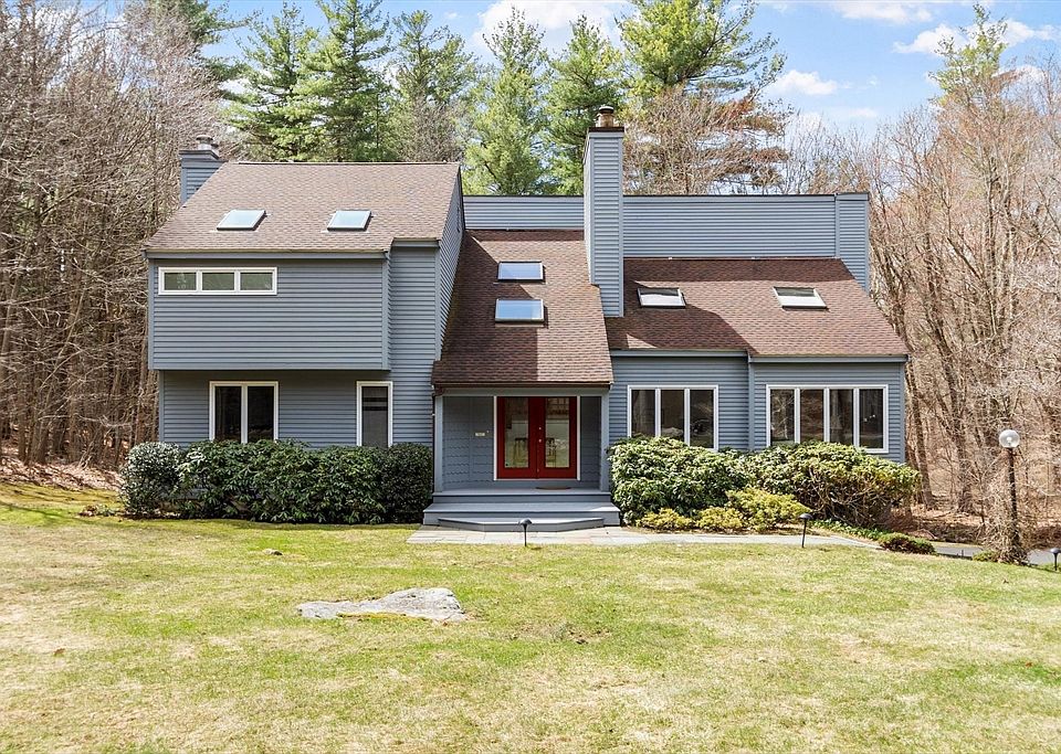 1st image of 781 Strawberry Hill Rd