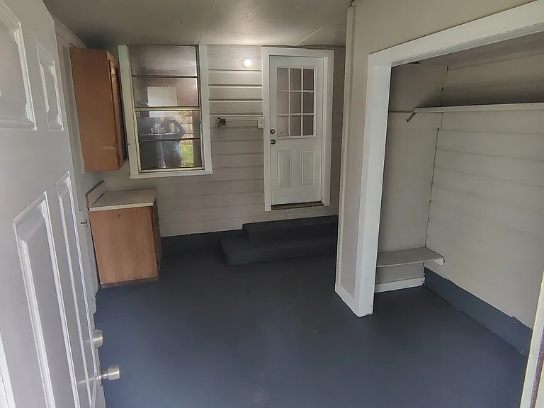 625 W Avenue D — Photo 13