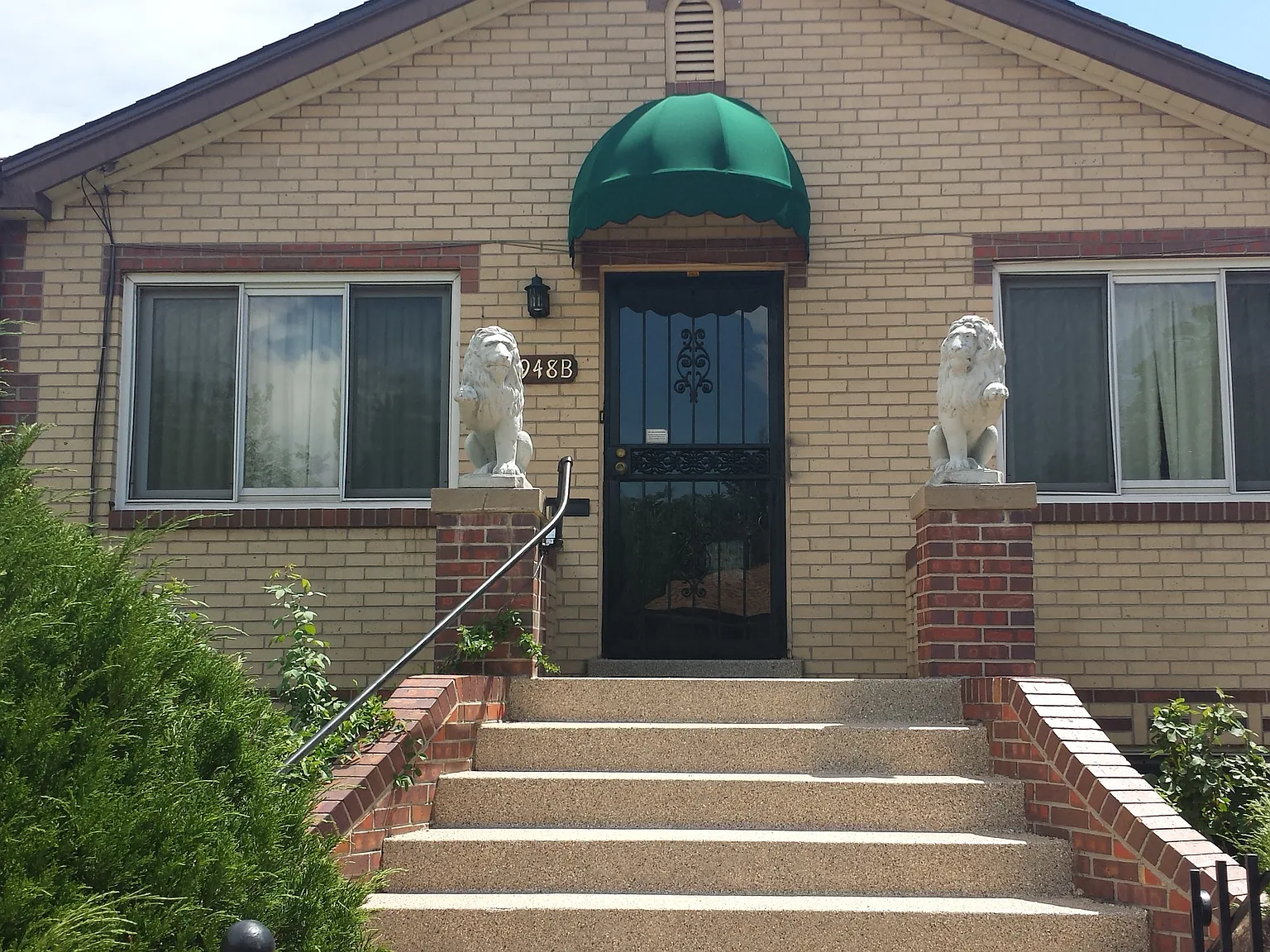 2 bed, 1102 sqft, $2,200 — Photo 1