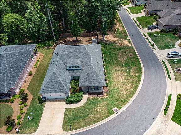 3rd image of 1695 Lois Ln