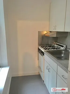 Rented by Cayenne Realty Group | media 12