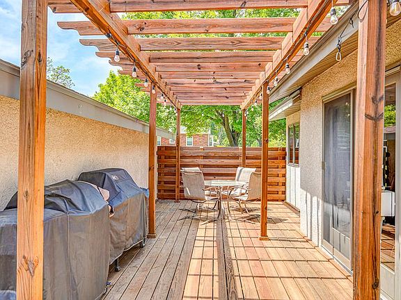 4th image of 2702 Reardon Pl N
