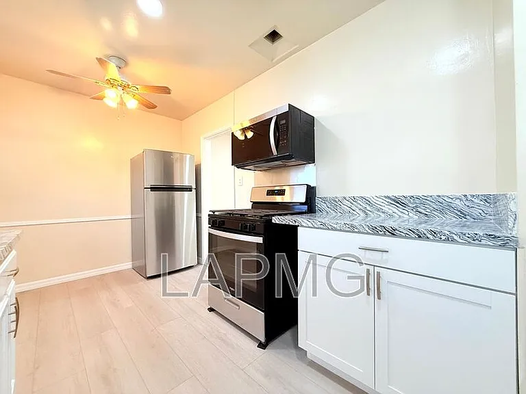 1535 S Fairfax Ave — Photo 7