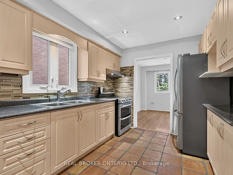 109 Robert Hicks Dr — Photo 10