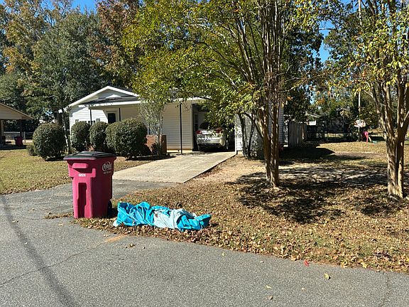 2nd image of 140 Watson St