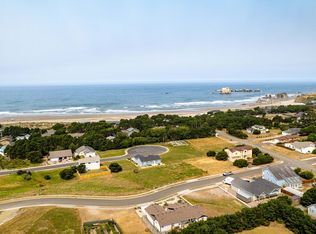 3113 Lincoln Ave, Bandon, OR 97411