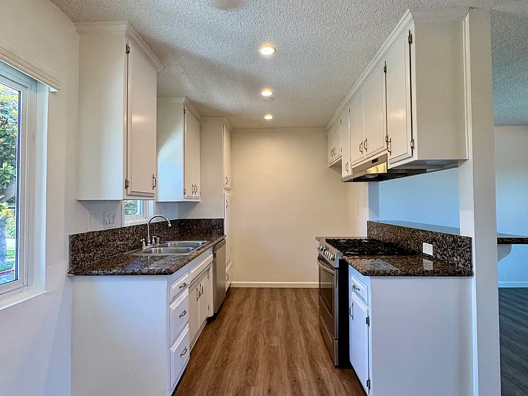 1418 S Orange Ave #11 — Photo 1