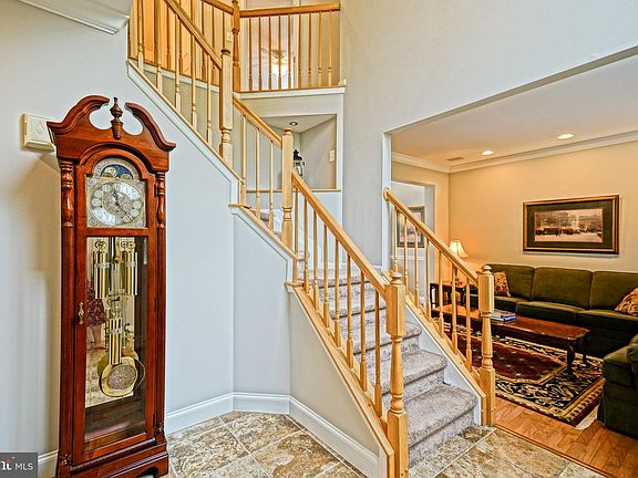 2nd image of 22374 Bay Ct
