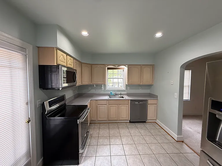 511 Simpson St #A — Photo 7