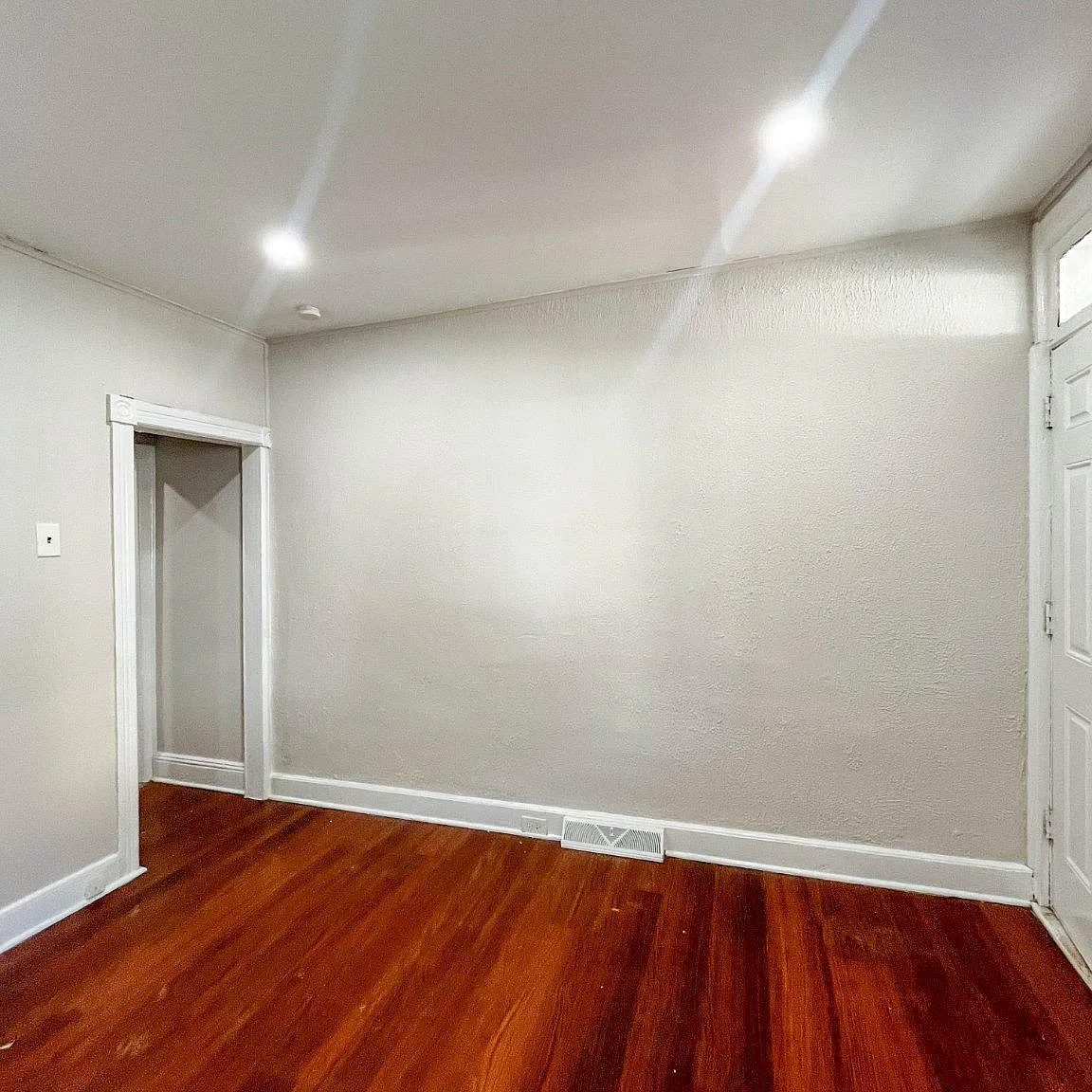 2 bed, 1.0 bath, 768 sqft, $1,500 — Photo 2