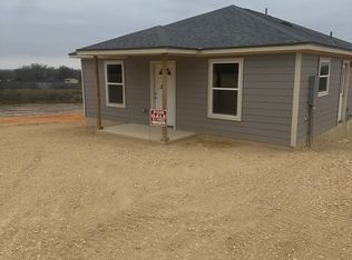 112 Spring Valley Dr, Adkins, TX 78101