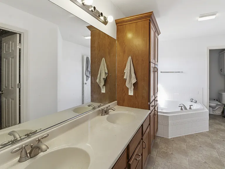 3921 Trailway Dr — Photo 15