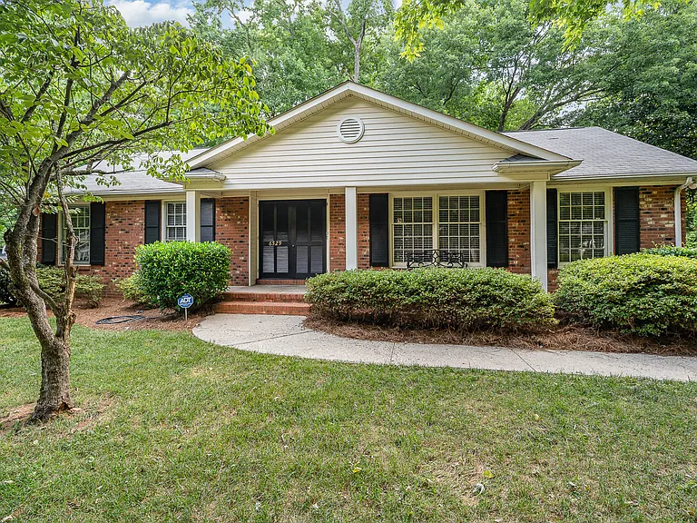 6529 Idlebrook Dr — Photo 1