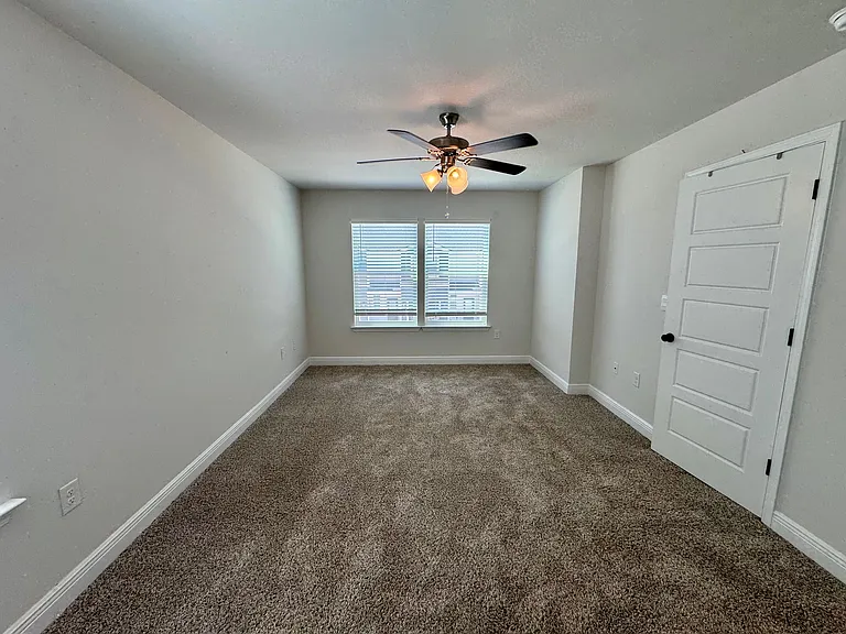272 The Prado #B-4 — Photo 18
