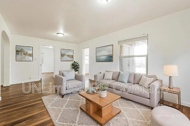 3 bed, 1.0 bath, 1053 sqft, $2,195 — Photo 2
