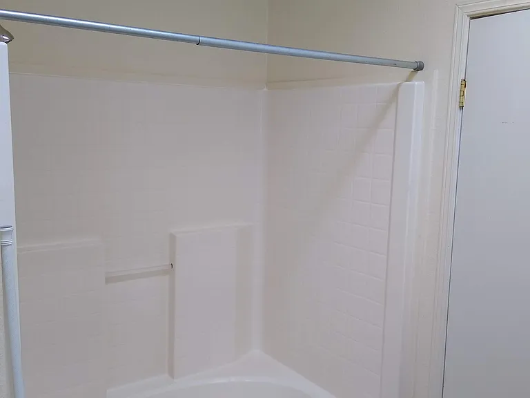 Principle Bath with huge tub