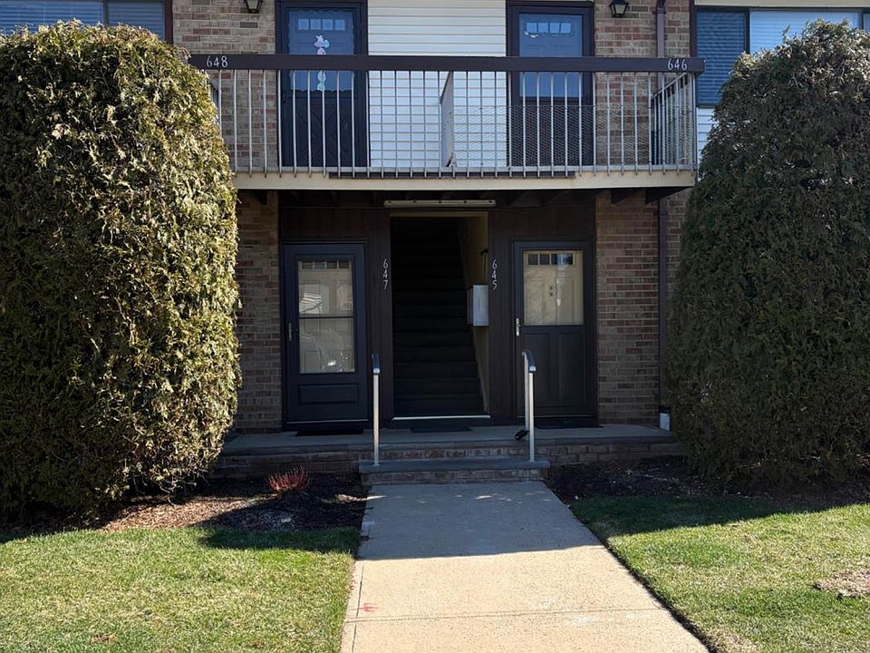 1st image of 648 Cricket Ln