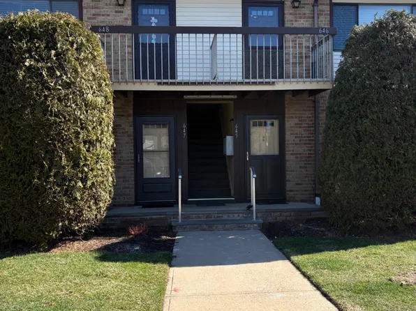 648 Cricket Ln, Woodbridge, NJ 07095