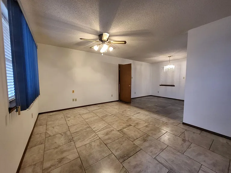 25 Windsong Ln — Photo 5
