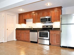 152 Main St APT 6, Sturbridge, MA 01566