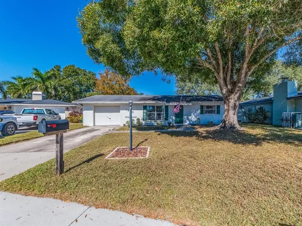 1820 Driftwood Cir N, Oldsmar, FL 34677