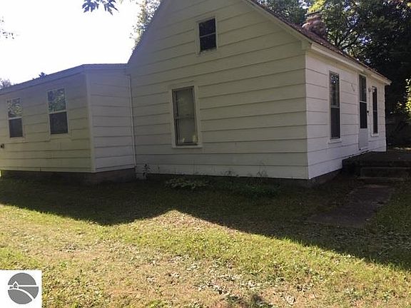 5th image of 4670 E North St