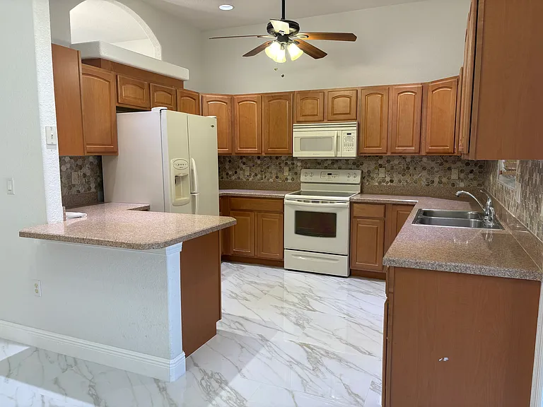 1150 Creekview Ct — Photo 10