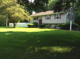 5 Briarcliff Rd, Hopedale, MA 01747