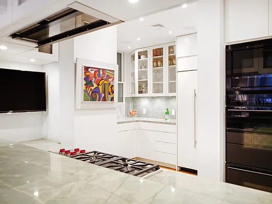 Sold by Compass | media 7