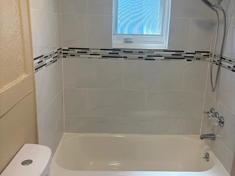 318 S Broadway St — Photo 13