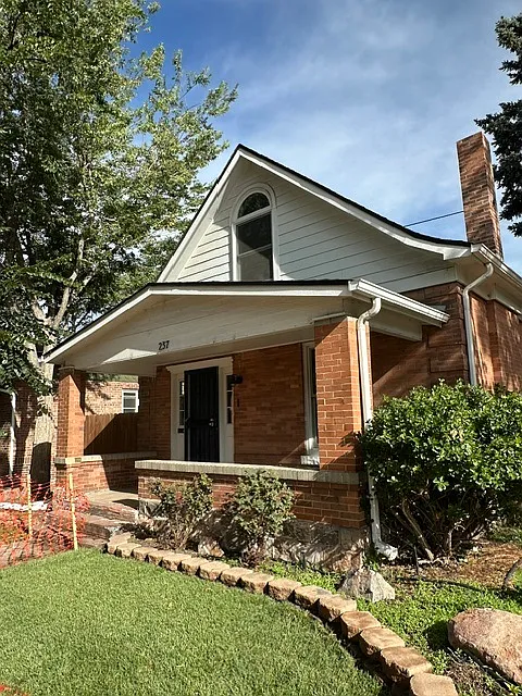 237 E 3rd Ave