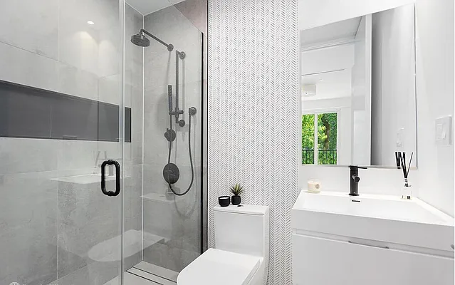 Rented by Luca Paci Real Estate | media 18