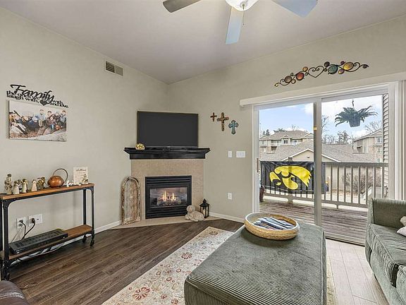 3rd image of 285 Sadler Ln APT 202