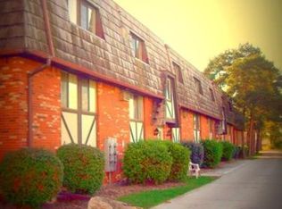 29881 Oregon Rd APT 10, Perrysburg, OH 43551