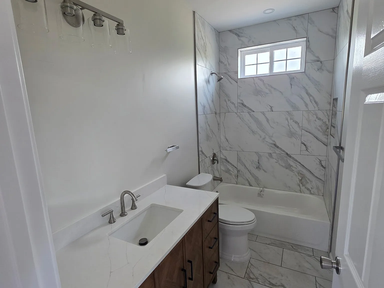 2 bed, 720 sqft, $3,900 — Photo 3