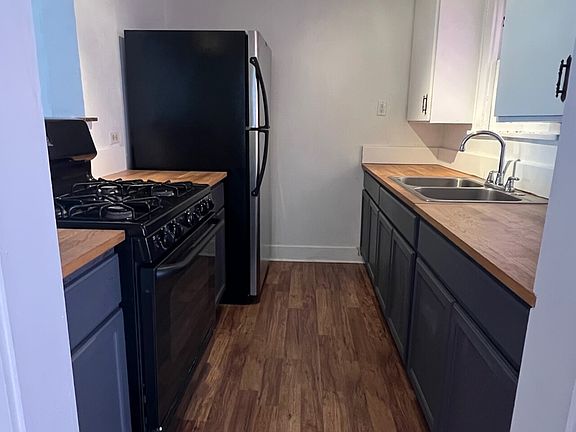 3rd image of 3821 Woodleigh St #5