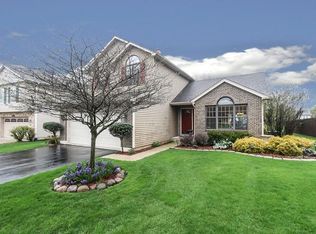 511 Ladysmith Rd, Bartlett, IL 60103