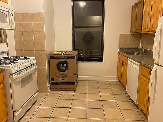 2nd image of 631 Edgecombe Ave APT 4h