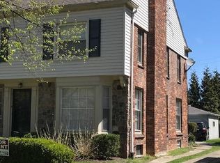 492 Neff Rd, Grosse Pointe, MI 48230